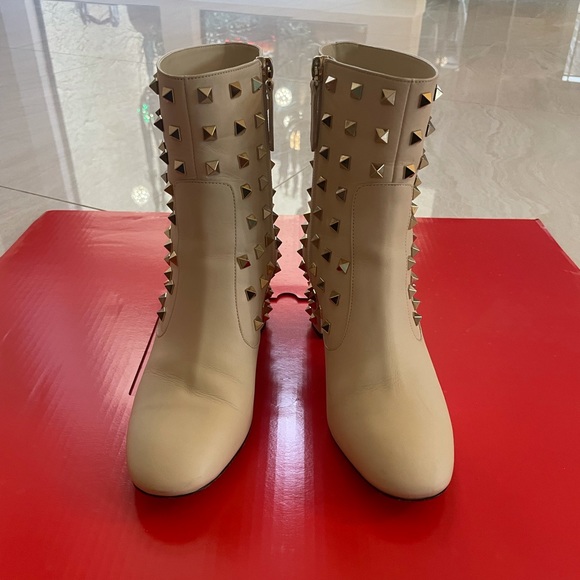 💯Auth VALENTINO GARAVANI Gold Studded Ankle Boots Excellent Condition Sz8 - Picture 7 of 13